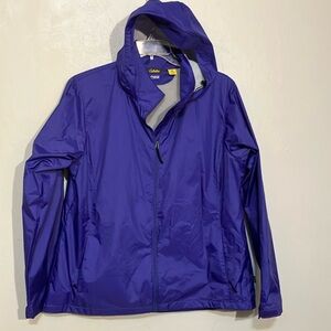 Cabela's women’s purple rain coat with storable hood  2XL